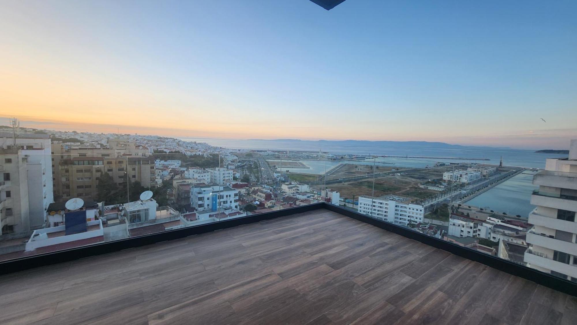 Magnifique Penthouse 160M2 Terrasse 90M2 Vue Mer Tangier Exterior photo